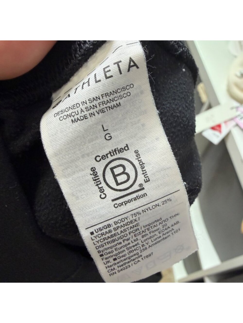ATHLETA salutation stash leggings in black size L - Picture 10 of 10